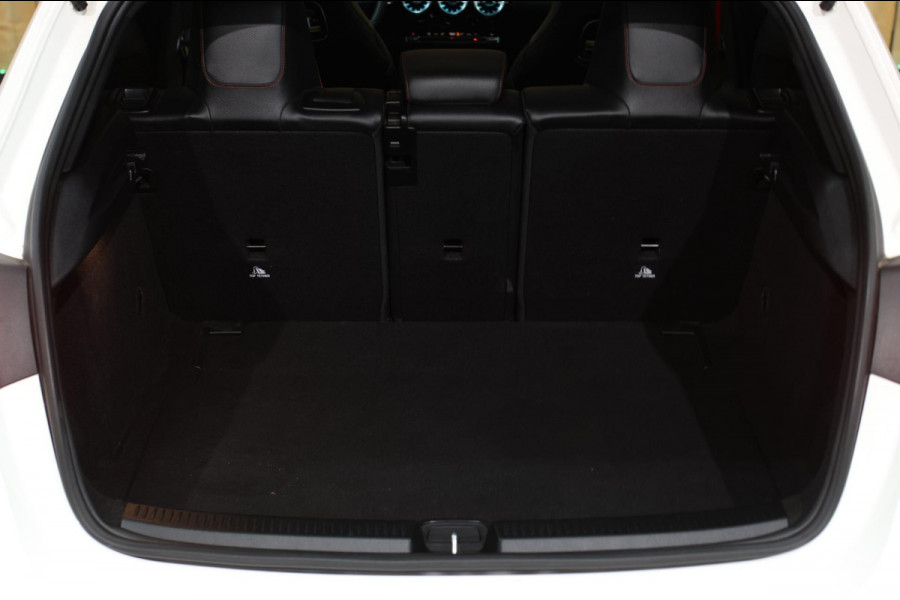 Mercedes-Benz A-Klasse AMG 35 4MATIC *Pano*Nw Kop*Sfeerverlichting*Multibeam Led* Mercedes-Benz A-Klasse AMG 35 4MATIC *Pano*Nw Kop*Sfeerverlichting*Multibeam Led*