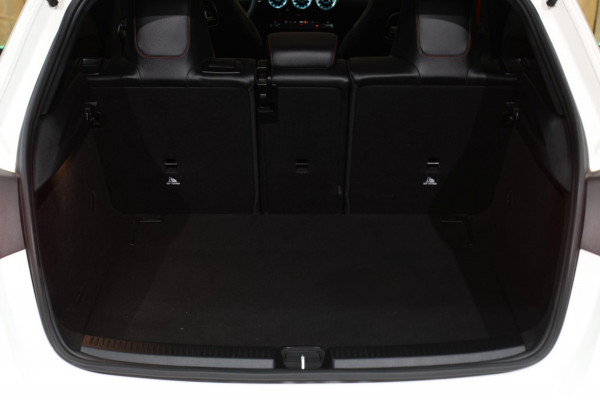 Mercedes-Benz A-Klasse AMG 35 4MATIC *Pano*Nw Kop*Sfeerverlichting*Multibeam Led* Mercedes-Benz A-Klasse AMG 35 4MATIC *Pano*Nw Kop*Sfeerverlichting*Multibeam Led*