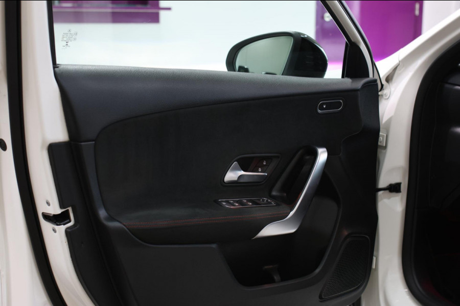 Mercedes-Benz A-Klasse AMG 35 4MATIC *Pano*Nw Kop*Sfeerverlichting*Multibeam Led* Mercedes-Benz A-Klasse AMG 35 4MATIC *Pano*Nw Kop*Sfeerverlichting*Multibeam Led*