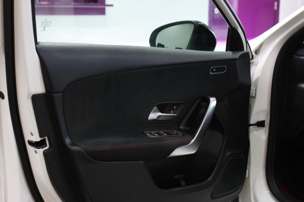 Mercedes-Benz A-Klasse AMG 35 4MATIC *Pano*Nw Kop*Sfeerverlichting*Multibeam Led* Mercedes-Benz A-Klasse AMG 35 4MATIC *Pano*Nw Kop*Sfeerverlichting*Multibeam Led*