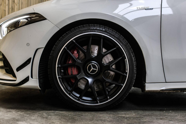 Mercedes-Benz A-Klasse AMG 35 4MATIC *Pano*Nw Kop*Sfeerverlichting*Multibeam Led* Mercedes-Benz A-Klasse AMG 35 4MATIC *Pano*Nw Kop*Sfeerverlichting*Multibeam Led*