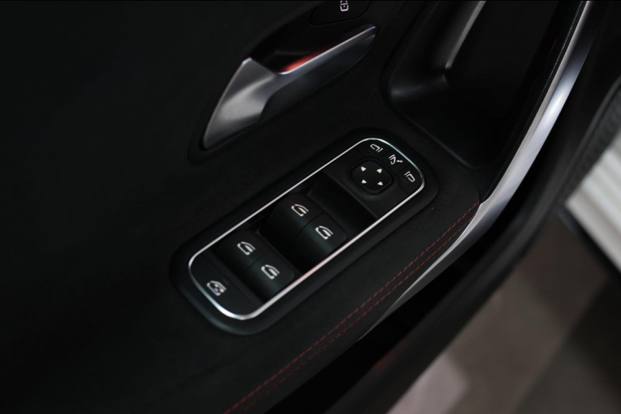 Mercedes-Benz A-Klasse AMG 35 4MATIC *Pano*Nw Kop*Sfeerverlichting*Multibeam Led* Mercedes-Benz A-Klasse AMG 35 4MATIC *Pano*Nw Kop*Sfeerverlichting*Multibeam Led*