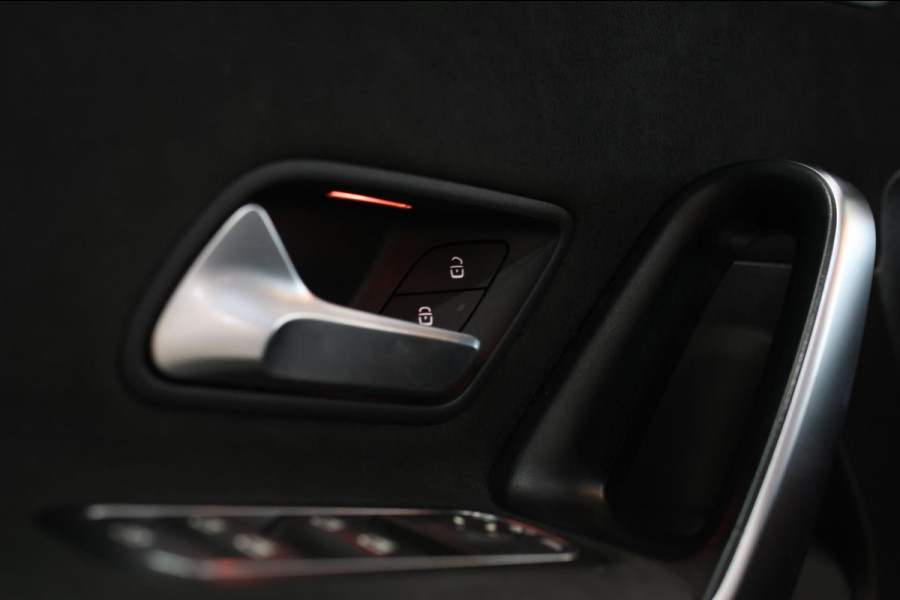Mercedes-Benz A-Klasse AMG 35 4MATIC *Pano*Nw Kop*Sfeerverlichting*Multibeam Led* Mercedes-Benz A-Klasse AMG 35 4MATIC *Pano*Nw Kop*Sfeerverlichting*Multibeam Led*