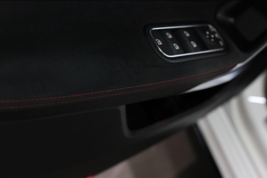 Mercedes-Benz A-Klasse AMG 35 4MATIC *Pano*Nw Kop*Sfeerverlichting*Multibeam Led* Mercedes-Benz A-Klasse AMG 35 4MATIC *Pano*Nw Kop*Sfeerverlichting*Multibeam Led*