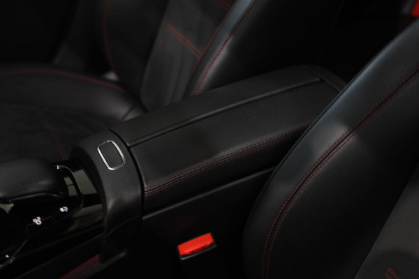 Mercedes-Benz A-Klasse AMG 35 4MATIC *Pano*Nw Kop*Sfeerverlichting*Multibeam Led* Mercedes-Benz A-Klasse AMG 35 4MATIC *Pano*Nw Kop*Sfeerverlichting*Multibeam Led*