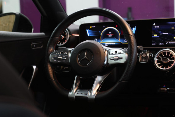 Mercedes-Benz A-Klasse AMG 35 4MATIC *Pano*Nw Kop*Sfeerverlichting*Multibeam Led* Mercedes-Benz A-Klasse AMG 35 4MATIC *Pano*Nw Kop*Sfeerverlichting*Multibeam Led*