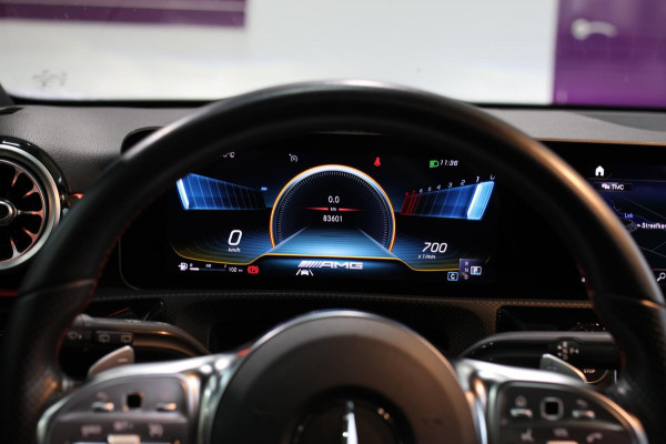 Mercedes-Benz A-Klasse AMG 35 4MATIC *Pano*Nw Kop*Sfeerverlichting*Multibeam Led* Mercedes-Benz A-Klasse AMG 35 4MATIC *Pano*Nw Kop*Sfeerverlichting*Multibeam Led*