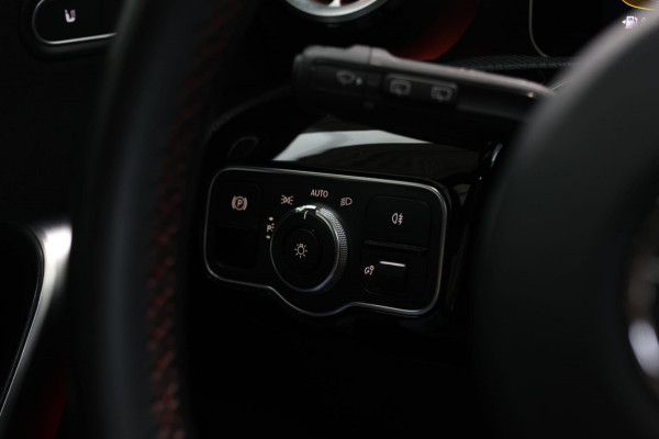 Mercedes-Benz A-Klasse AMG 35 4MATIC *Pano*Nw Kop*Sfeerverlichting*Multibeam Led* Mercedes-Benz A-Klasse AMG 35 4MATIC *Pano*Nw Kop*Sfeerverlichting*Multibeam Led*