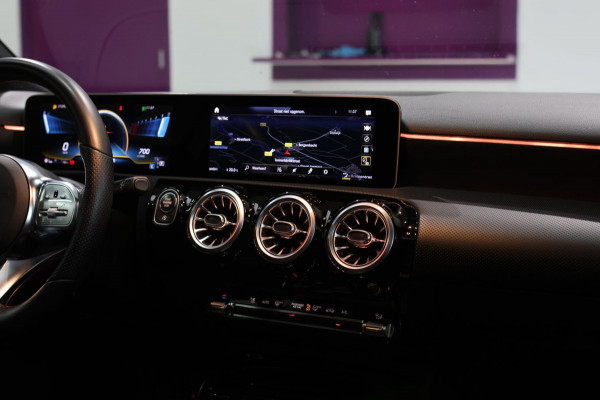 Mercedes-Benz A-Klasse AMG 35 4MATIC *Pano*Nw Kop*Sfeerverlichting*Multibeam Led* Mercedes-Benz A-Klasse AMG 35 4MATIC *Pano*Nw Kop*Sfeerverlichting*Multibeam Led*