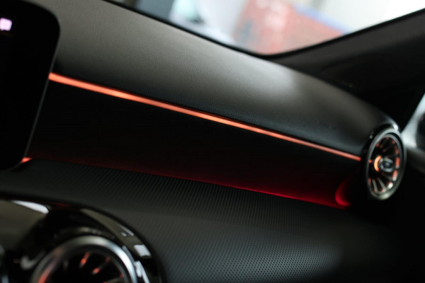 Mercedes-Benz A-Klasse AMG 35 4MATIC *Pano*Nw Kop*Sfeerverlichting*Multibeam Led* Mercedes-Benz A-Klasse AMG 35 4MATIC *Pano*Nw Kop*Sfeerverlichting*Multibeam Led*