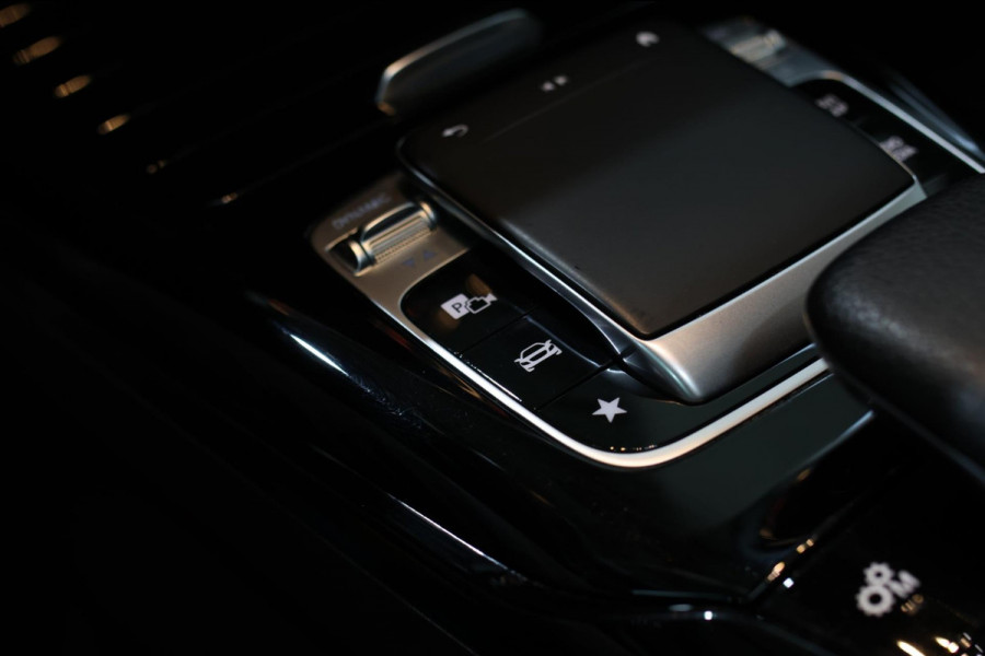 Mercedes-Benz A-Klasse AMG 35 4MATIC *Pano*Nw Kop*Sfeerverlichting*Multibeam Led* Mercedes-Benz A-Klasse AMG 35 4MATIC *Pano*Nw Kop*Sfeerverlichting*Multibeam Led*