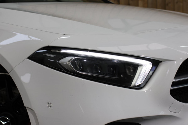 Mercedes-Benz A-Klasse AMG 35 4MATIC *Pano*Nw Kop*Sfeerverlichting*Multibeam Led* Mercedes-Benz A-Klasse AMG 35 4MATIC *Pano*Nw Kop*Sfeerverlichting*Multibeam Led*
