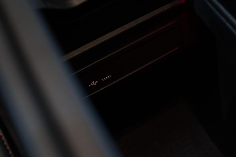 Mercedes-Benz A-Klasse AMG 35 4MATIC *Pano*Nw Kop*Sfeerverlichting*Multibeam Led* Mercedes-Benz A-Klasse AMG 35 4MATIC *Pano*Nw Kop*Sfeerverlichting*Multibeam Led*