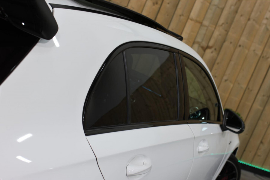Mercedes-Benz A-Klasse AMG 35 4MATIC *Pano*Nw Kop*Sfeerverlichting*Multibeam Led* Mercedes-Benz A-Klasse AMG 35 4MATIC *Pano*Nw Kop*Sfeerverlichting*Multibeam Led*