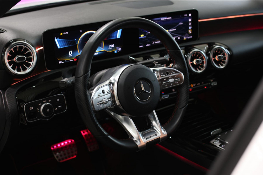 Mercedes-Benz A-Klasse AMG 35 4MATIC *Pano*Nw Kop*Sfeerverlichting*Multibeam Led* Mercedes-Benz A-Klasse AMG 35 4MATIC *Pano*Nw Kop*Sfeerverlichting*Multibeam Led*