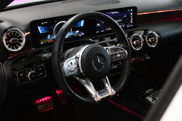 Mercedes-Benz A-Klasse AMG 35 4MATIC *Pano*Nw Kop*Sfeerverlichting*Multibeam Led* Mercedes-Benz A-Klasse AMG 35 4MATIC *Pano*Nw Kop*Sfeerverlichting*Multibeam Led*