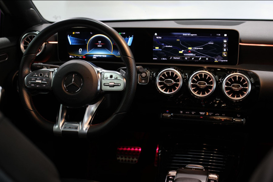 Mercedes-Benz A-Klasse AMG 35 4MATIC *Pano*Nw Kop*Sfeerverlichting*Multibeam Led* Mercedes-Benz A-Klasse AMG 35 4MATIC *Pano*Nw Kop*Sfeerverlichting*Multibeam Led*