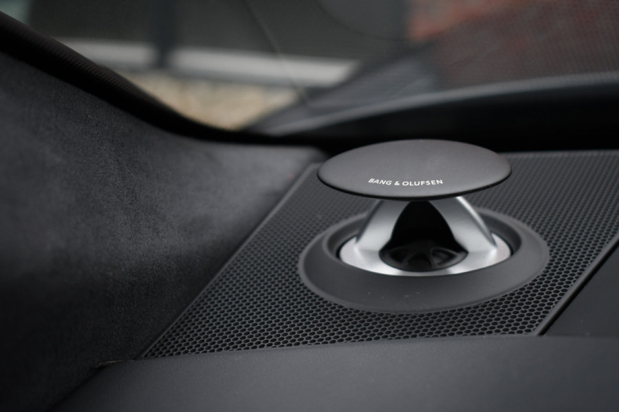 Audi RS6 Avant 4.0 TFSI quattro Dyn+ B&O-high Carbon Pano Ceramic HUD Alc-hemel Softclose Stoelvent Audi RS6 Avant 4.0 TFSI quattro Dyn+ B&O-high Carbon Pano Ceramic HUD Alc-hemel Softclose Stoelvent