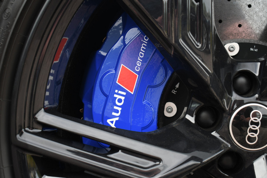 Audi RS6 Avant 4.0 TFSI quattro Dyn+ B&O-high Carbon Pano Ceramic HUD Alc-hemel Softclose Stoelvent Audi RS6 Avant 4.0 TFSI quattro Dyn+ B&O-high Carbon Pano Ceramic HUD Alc-hemel Softclose Stoelvent