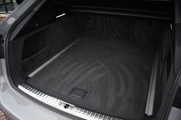 Audi RS6 Avant 4.0 TFSI quattro Dyn+ B&O-high Carbon Pano Ceramic HUD Alc-hemel Softclose Stoelvent Audi RS6 Avant 4.0 TFSI quattro Dyn+ B&O-high Carbon Pano Ceramic HUD Alc-hemel Softclose Stoelvent