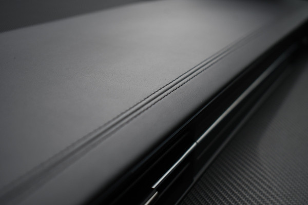 Audi RS6 Avant 4.0 TFSI quattro Dyn+ B&O-high Carbon Pano Ceramic HUD Alc-hemel Softclose Stoelvent Audi RS6 Avant 4.0 TFSI quattro Dyn+ B&O-high Carbon Pano Ceramic HUD Alc-hemel Softclose Stoelvent