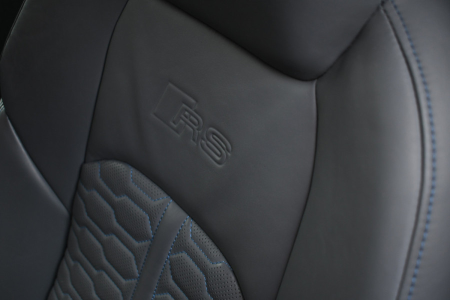 Audi RS6 Avant 4.0 TFSI quattro Dyn+ B&O-high Carbon Pano Ceramic HUD Alc-hemel Softclose Stoelvent Audi RS6 Avant 4.0 TFSI quattro Dyn+ B&O-high Carbon Pano Ceramic HUD Alc-hemel Softclose Stoelvent