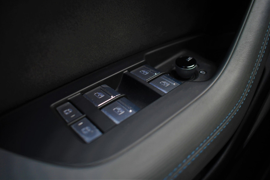 Audi RS6 Avant 4.0 TFSI quattro Dyn+ B&O-high Carbon Pano Ceramic HUD Alc-hemel Softclose Stoelvent Audi RS6 Avant 4.0 TFSI quattro Dyn+ B&O-high Carbon Pano Ceramic HUD Alc-hemel Softclose Stoelvent