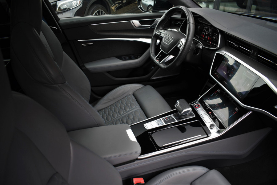 Audi RS6 Avant 4.0 TFSI quattro Dyn+ B&O-high Carbon Pano Ceramic HUD Alc-hemel Softclose Stoelvent Audi RS6 Avant 4.0 TFSI quattro Dyn+ B&O-high Carbon Pano Ceramic HUD Alc-hemel Softclose Stoelvent