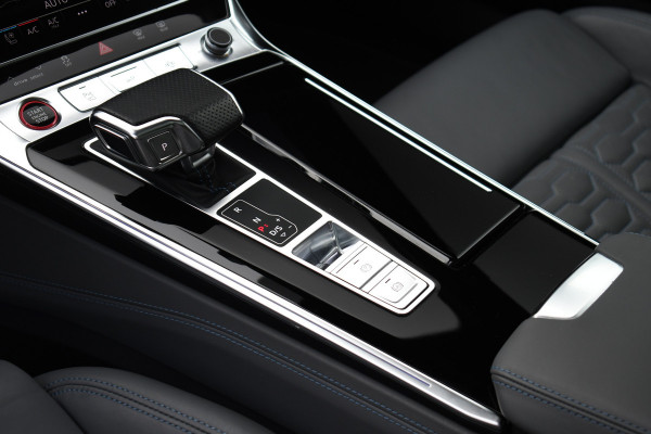 Audi RS6 Avant 4.0 TFSI quattro Dyn+ B&O-high Carbon Pano Ceramic HUD Alc-hemel Softclose Stoelvent Audi RS6 Avant 4.0 TFSI quattro Dyn+ B&O-high Carbon Pano Ceramic HUD Alc-hemel Softclose Stoelvent