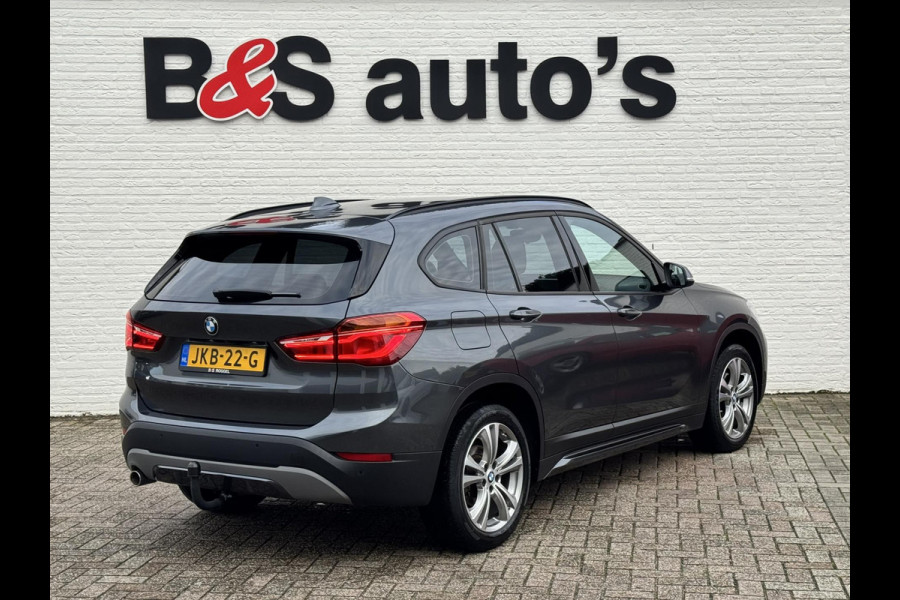 BMW X1 SDrive18i High Executive Automaat Cruise control Climate control Stoelverwarming Navigatie Full LED Head-up display Camera BMW X1 SDrive18i High Executive Automaat Cruise control Climate control Stoelverwarming Navigatie Full LED Head-up display Camera