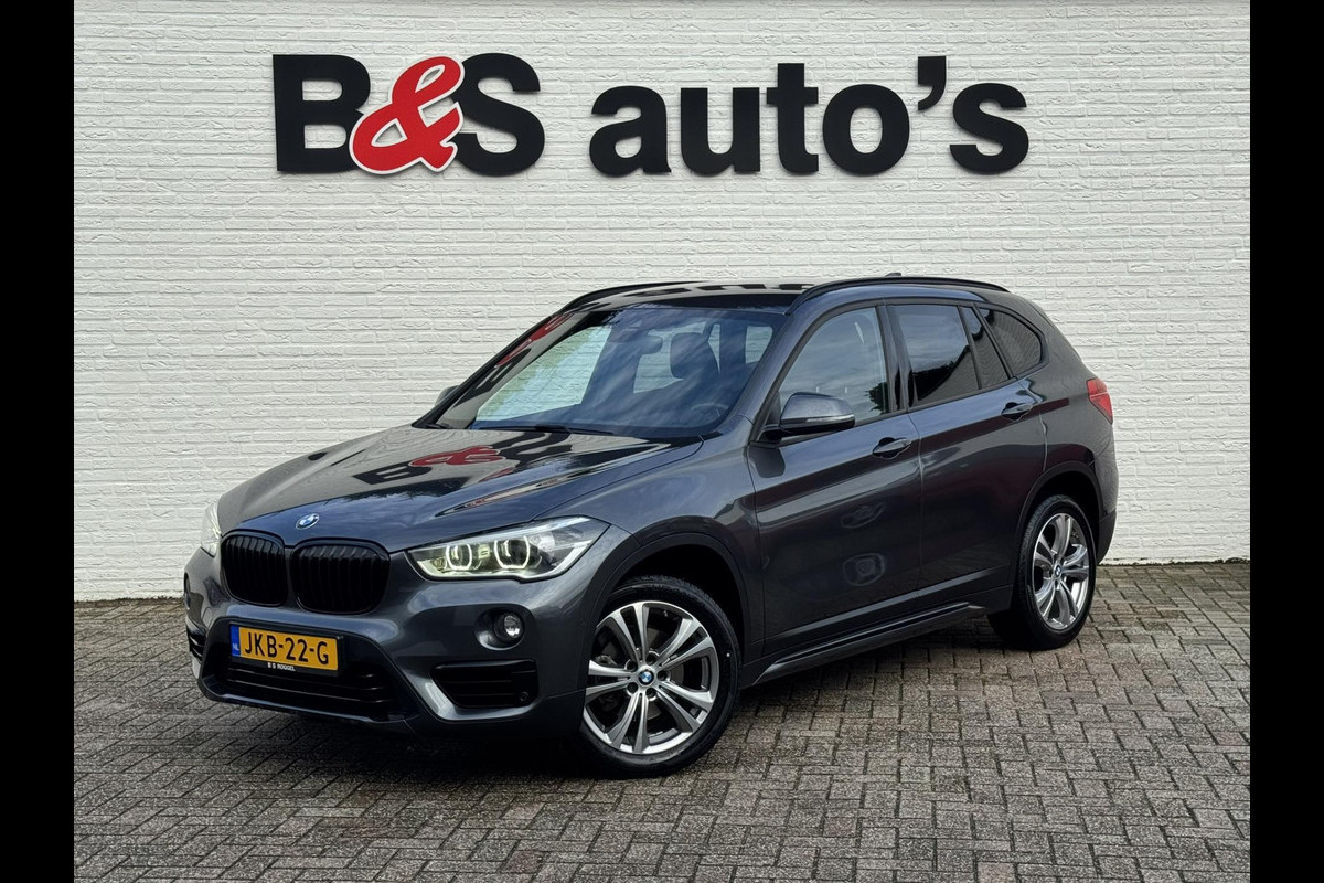 BMW X1 SDrive18i High Executive Automaat Cruise control Climate control Stoelverwarming Navigatie Full LED Head-up display Camera BMW X1 SDrive18i High Executive Automaat Cruise control Climate control Stoelverwarming Navigatie Full LED Head-up display Camera