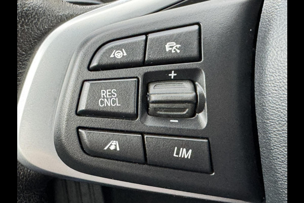 BMW X1 SDrive18i High Executive Automaat Cruise control Climate control Stoelverwarming Navigatie Full LED Head-up display Camera BMW X1 SDrive18i High Executive Automaat Cruise control Climate control Stoelverwarming Navigatie Full LED Head-up display Camera