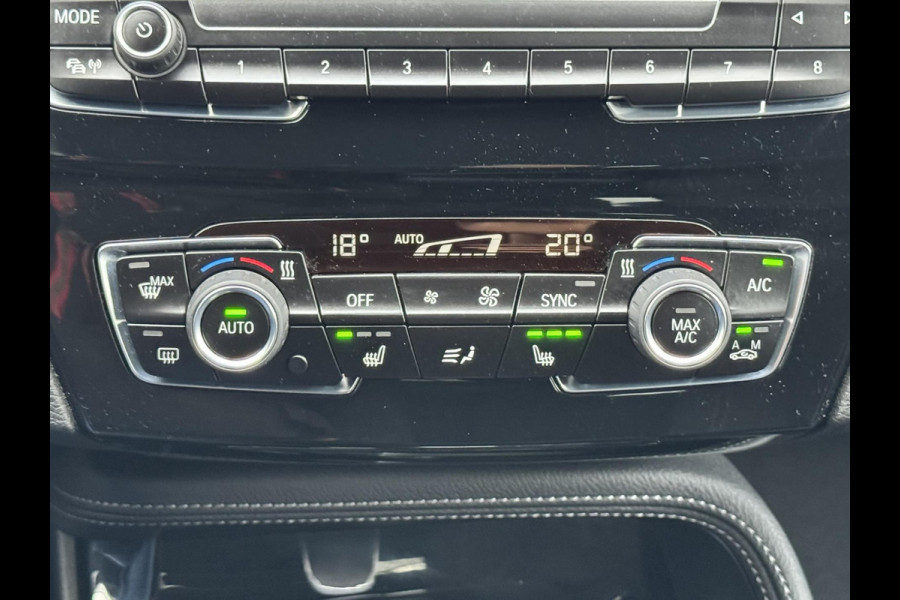 BMW X1 SDrive18i High Executive Automaat Cruise control Climate control Stoelverwarming Navigatie Full LED Head-up display Camera BMW X1 SDrive18i High Executive Automaat Cruise control Climate control Stoelverwarming Navigatie Full LED Head-up display Camera