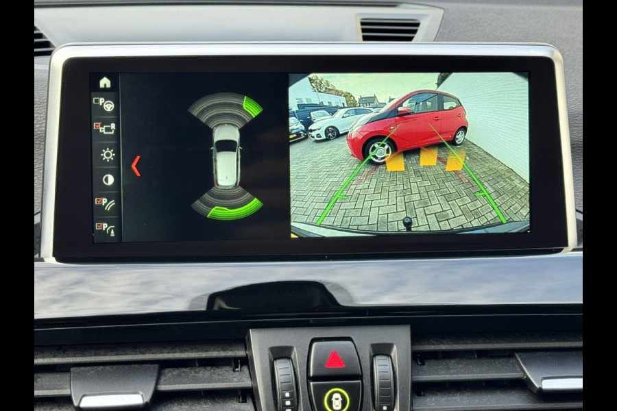 BMW X1 SDrive18i High Executive Automaat Cruise control Climate control Stoelverwarming Navigatie Full LED Head-up display Camera BMW X1 SDrive18i High Executive Automaat Cruise control Climate control Stoelverwarming Navigatie Full LED Head-up display Camera
