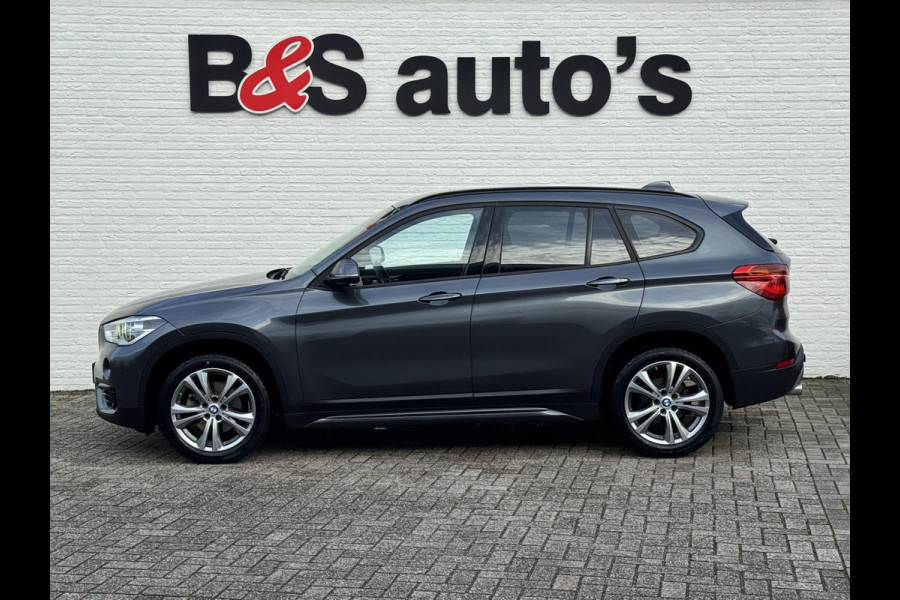 BMW X1 SDrive18i High Executive Automaat Cruise control Climate control Stoelverwarming Navigatie Full LED Head-up display Camera BMW X1 SDrive18i High Executive Automaat Cruise control Climate control Stoelverwarming Navigatie Full LED Head-up display Camera