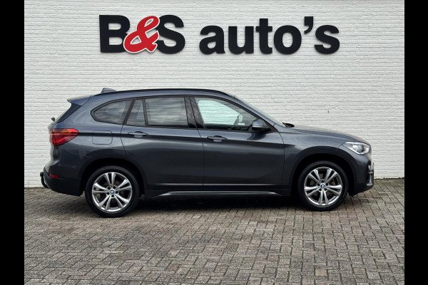BMW X1 SDrive18i High Executive Automaat Cruise control Climate control Stoelverwarming Navigatie Full LED Head-up display Camera BMW X1 SDrive18i High Executive Automaat Cruise control Climate control Stoelverwarming Navigatie Full LED Head-up display Camera