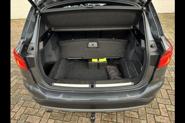 BMW X1 SDrive18i High Executive Automaat Cruise control Climate control Stoelverwarming Navigatie Full LED Head-up display Camera BMW X1 SDrive18i High Executive Automaat Cruise control Climate control Stoelverwarming Navigatie Full LED Head-up display Camera