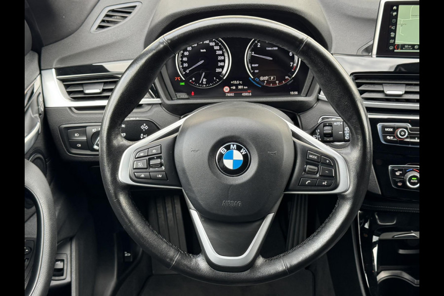 BMW X1 SDrive18i High Executive Automaat Cruise control Climate control Stoelverwarming Navigatie Full LED Head-up display Camera BMW X1 SDrive18i High Executive Automaat Cruise control Climate control Stoelverwarming Navigatie Full LED Head-up display Camera