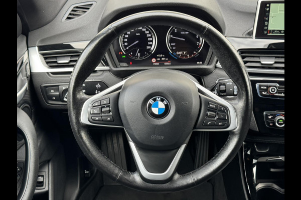 BMW X1 SDrive18i High Executive Automaat Cruise control Climate control Stoelverwarming Navigatie Full LED Head-up display Camera BMW X1 SDrive18i High Executive Automaat Cruise control Climate control Stoelverwarming Navigatie Full LED Head-up display Camera
