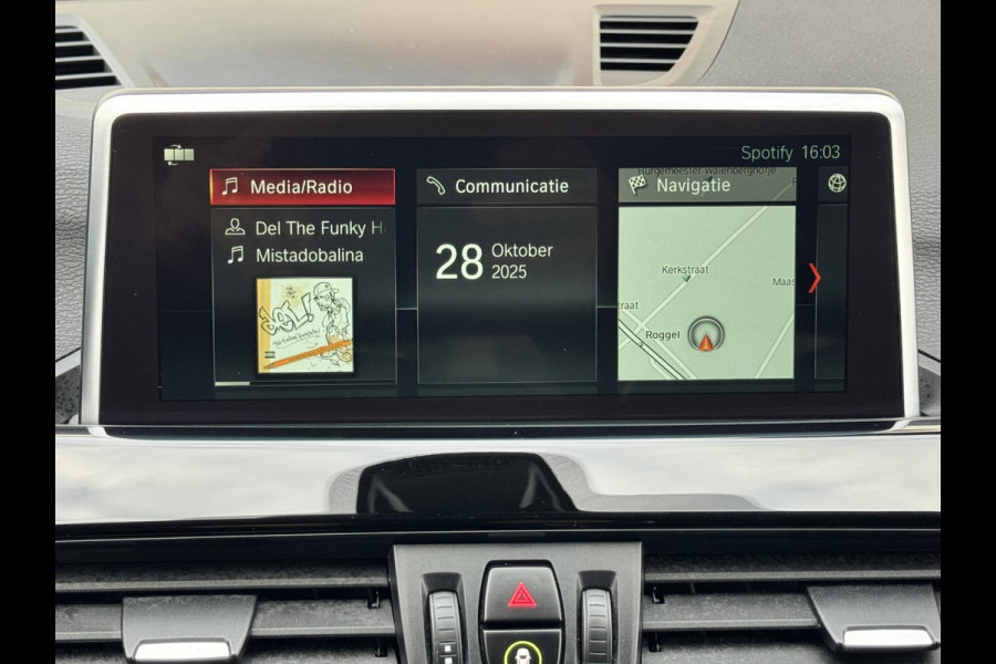 BMW X1 SDrive18i High Executive Automaat Cruise control Climate control Stoelverwarming Navigatie Full LED Head-up display Camera BMW X1 SDrive18i High Executive Automaat Cruise control Climate control Stoelverwarming Navigatie Full LED Head-up display Camera