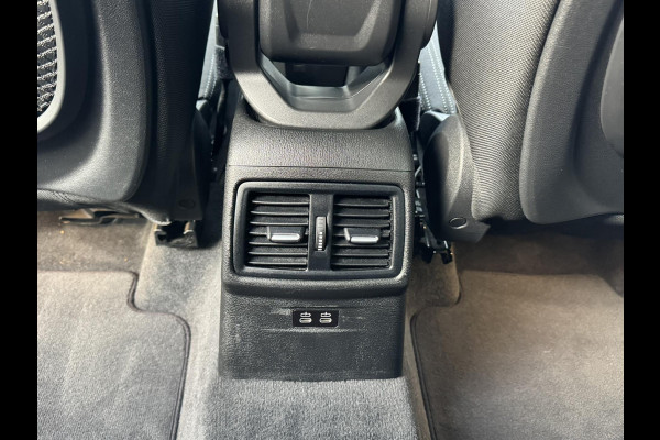 BMW X1 SDrive18i High Executive Automaat Cruise control Climate control Stoelverwarming Navigatie Full LED Head-up display Camera BMW X1 SDrive18i High Executive Automaat Cruise control Climate control Stoelverwarming Navigatie Full LED Head-up display Camera