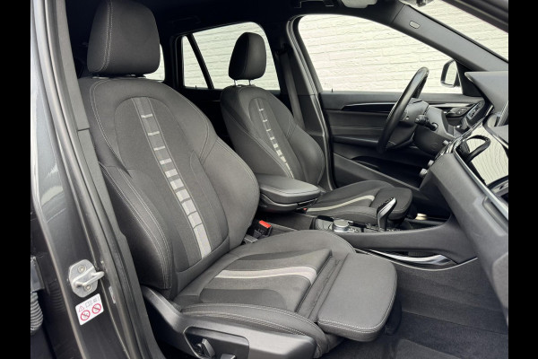 BMW X1 SDrive18i High Executive Automaat Cruise control Climate control Stoelverwarming Navigatie Full LED Head-up display Camera BMW X1 SDrive18i High Executive Automaat Cruise control Climate control Stoelverwarming Navigatie Full LED Head-up display Camera