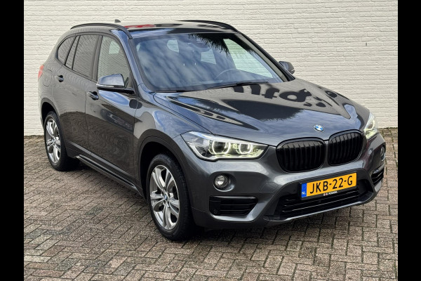 BMW X1 SDrive18i High Executive Automaat Cruise control Climate control Stoelverwarming Navigatie Full LED Head-up display Camera BMW X1 SDrive18i High Executive Automaat Cruise control Climate control Stoelverwarming Navigatie Full LED Head-up display Camera