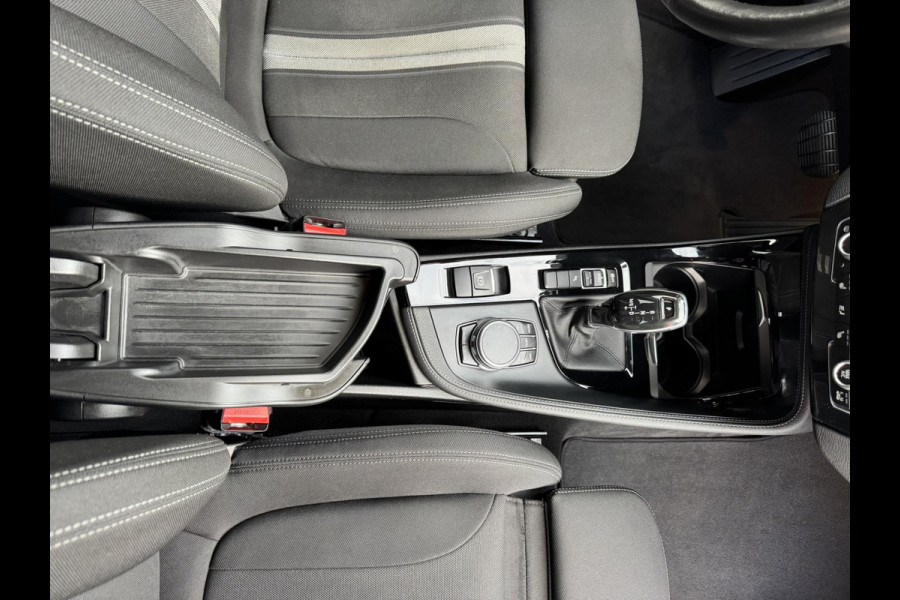 BMW X1 SDrive18i High Executive Automaat Cruise control Climate control Stoelverwarming Navigatie Full LED Head-up display Camera BMW X1 SDrive18i High Executive Automaat Cruise control Climate control Stoelverwarming Navigatie Full LED Head-up display Camera