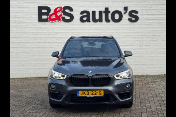 BMW X1 SDrive18i High Executive Automaat Cruise control Climate control Stoelverwarming Navigatie Full LED Head-up display Camera BMW X1 SDrive18i High Executive Automaat Cruise control Climate control Stoelverwarming Navigatie Full LED Head-up display Camera