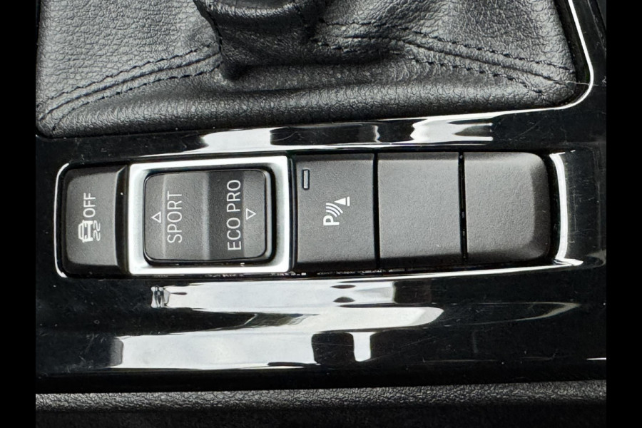 BMW X1 SDrive18i High Executive Automaat Cruise control Climate control Stoelverwarming Navigatie Full LED Head-up display Camera BMW X1 SDrive18i High Executive Automaat Cruise control Climate control Stoelverwarming Navigatie Full LED Head-up display Camera