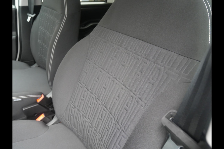 Fiat Panda Hybrid Cross | Airco | Bluetooth Dakrails | LED | PDC | Uit voorraad leverbaar ! Fiat Panda Hybrid Cross | Airco | Bluetooth Dakrails | LED | PDC | Uit voorraad leverbaar !