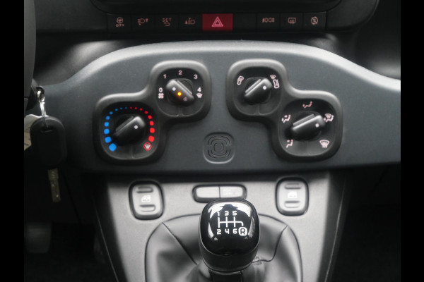 Fiat Panda Hybrid Cross | Airco | Bluetooth Dakrails | LED | PDC | Uit voorraad leverbaar ! Fiat Panda Hybrid Cross | Airco | Bluetooth Dakrails | LED | PDC | Uit voorraad leverbaar !