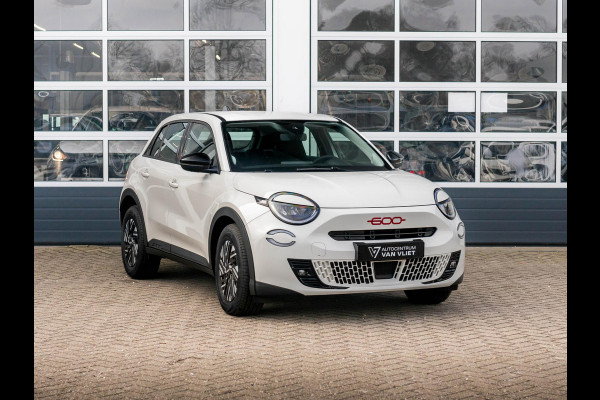 Fiat 600E RED 54 kWh | Uit voorraad leverbaar | 17% Bijtelling | Mega scherpe Prijs | Gratis Wallbox Fiat 600E RED 54 kWh | Uit voorraad leverbaar | 17% Bijtelling | Mega scherpe Prijs | Gratis Wallbox