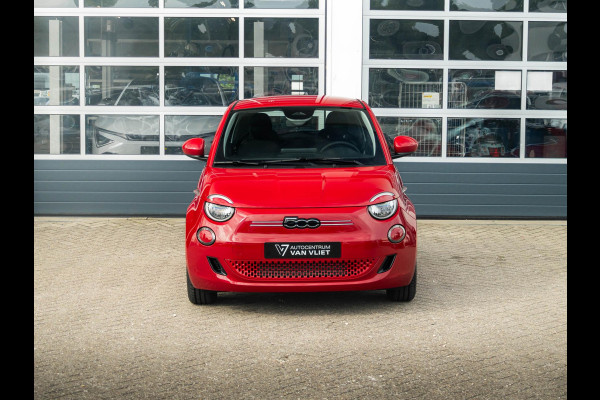 Fiat 500E 42 kWh | Uit voorraad leverbaar | 17% Bijtelling| Clima | Cruise | Apple Carplay Fiat 500E 42 kWh | Uit voorraad leverbaar | 17% Bijtelling| Clima | Cruise | Apple Carplay